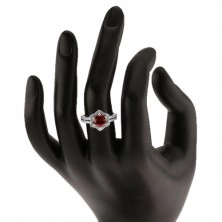 Stříbrný prsten 925, rozdvojená ramena, hvězdičková kontura, růžový zirkon