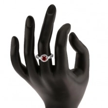 Stříbrný prsten 925, rozdělená ramena, tmavě růžový zirkon s čirým lemem