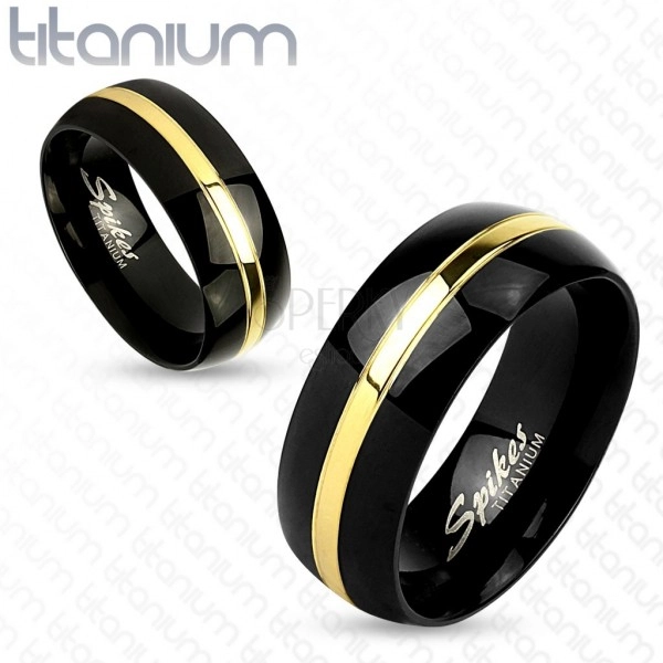 Černý prsten z titanu, lesklý oblý povrch, pás zlaté barvy, 8 mm