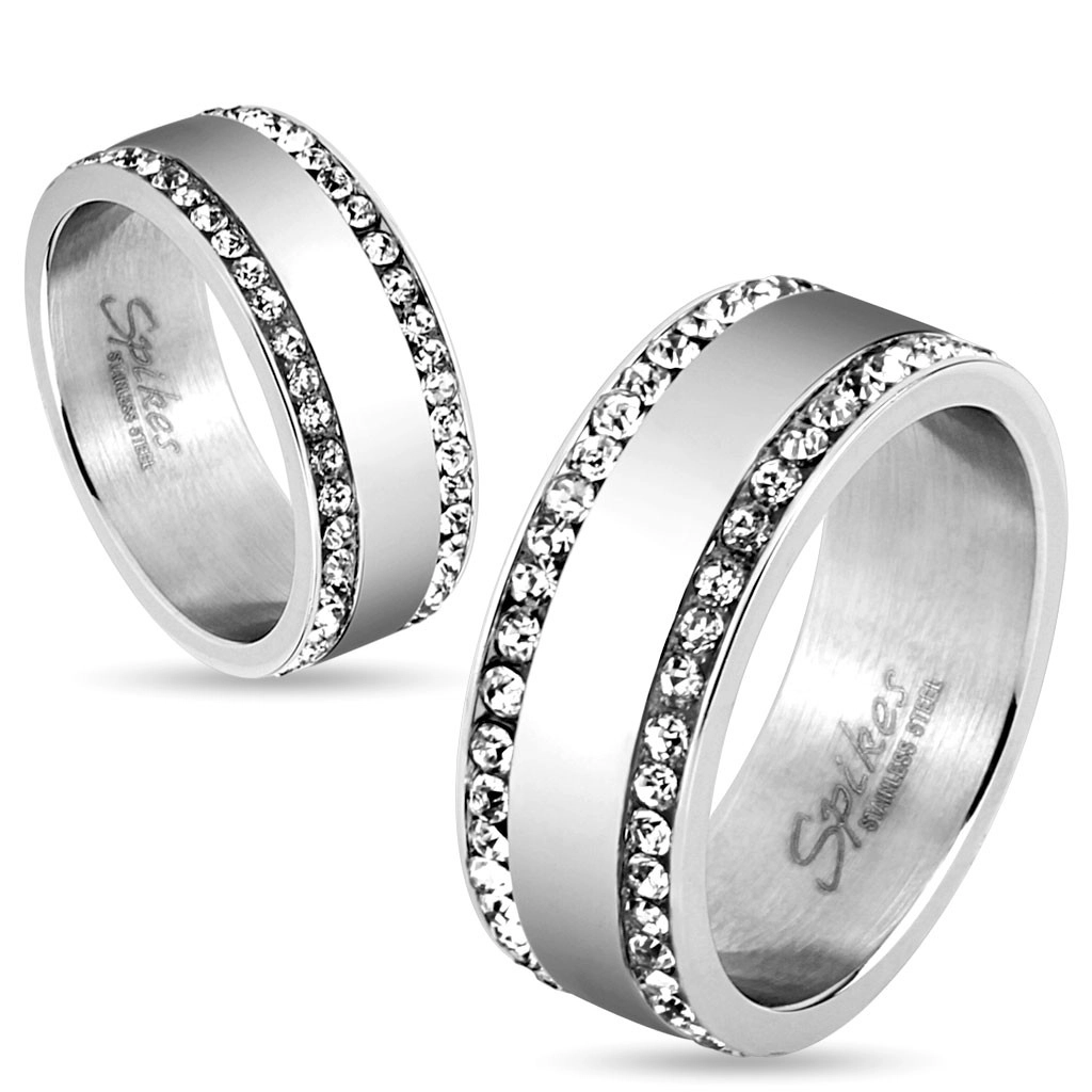 Ocelový prsten stříbrné barvy, okraje vykládané čirými zirkonky, 8 mm - Velikost: 59