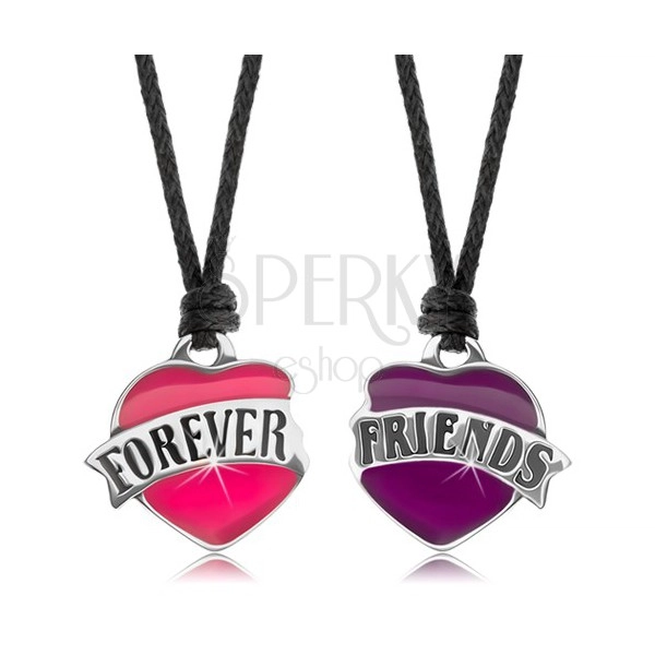 Dva šňůrkové náhrdelníky, růžové a fialové srdíčko, nápis FOREVER FRIENDS