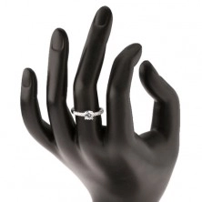 Zásnubní prsten, stříbro 925, ramena vykládaná zirkony, kulatý čirý zirkon