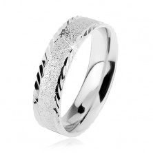 Stříbrný 925 prsten, blýskavý pískovaný povrch, malé šikmé zářezy