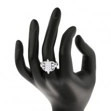 Prsten stříbrné barvy, vertikální zirkonové proužky, zaoblené gravírované linie