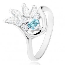 Lesklý prsten ve stříbrném odstínu, čirý zirkonový vějíř, světle modrý zirkon