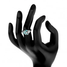 Prsten zdobený kulatými čirými zirkonky a zrnky akvamarínové barvy