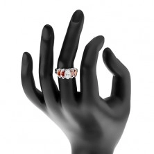 Prsten s rozdělenými rameny, oranžová a čirá zrnka s vroubkovaným lemem