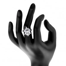 Prsten s lesklými rameny, velký blýskavý květ s čirými lupínky