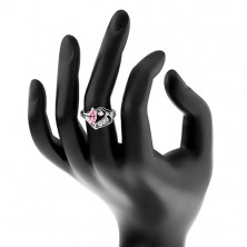 Prsten s rozdělenými rameny, ornament se zrnkem a čirými zirkonky