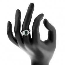 Prsten stříbrné barvy, smaragdově zelený zirkonový ovál, čirý obrys