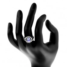 Prsten stříbrné barvy, čiré oblouky, světle fialový zirkonový ovál