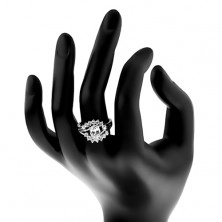 Blýskavý prsten ve stříbrném odstínu, čiré obloučky, zirkonový ovál