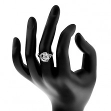 Prsten stříbrné barvy, čirý zirkonový kvítek, lesklé obloučky