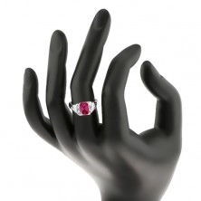 Prsten ve stříbrném odstínu, růžový zirkonový obdélník, čiré zirkonky