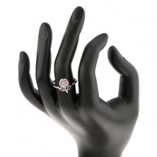 Prsten s blýskavým zirkonovým kvítkem v růžové barvě, úzká lesklá ramena