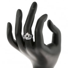 Prsten se stříbrným odstínem, černé zirkonové zrnko, dva lesklé oblouky
