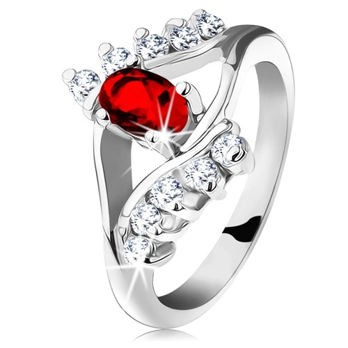 Blýskavý prsten se stříbrným odstínem, červený broušený ovál, čiré zirkonky - Velikost: 55