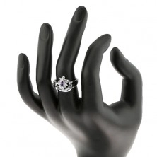 Třpytivý prsten, zirkony v ametystovém a čirém odstínu, rozdělená ramena