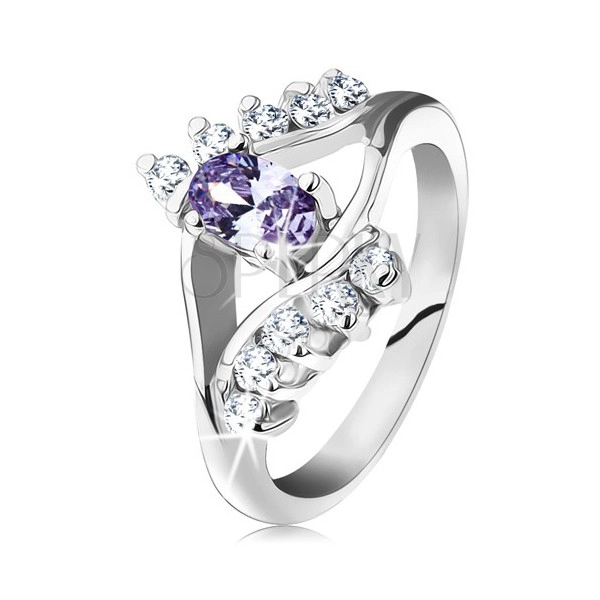 Prsten ve stříbrné barvě, světle fialový oválný zirkon, čiré zirkonové linie