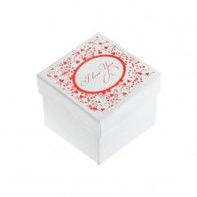 Lesklá bílá krabička na prsten, náušnice nebo přívěsek, červený potisk, nápis