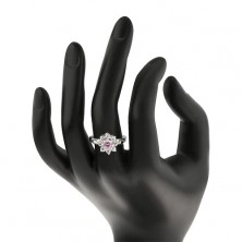 Prsten ve stříbrném odstínu, růžovo-čirý zirkonový květ, lístečky