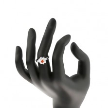 Třpytivý prsten s kvítkem a lístečky, zirkony v oranžové a čiré barvě