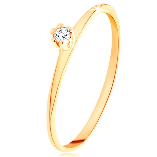 Prsten ve žlutém 14K zlatě - kulatý čirý diamant, tenká zkosená ramena - Velikost: 52