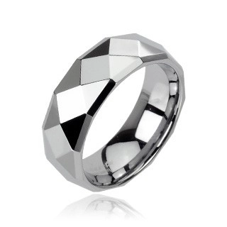 Prsten z wolframu s lesklým broušeným povrchem stříbrné barvy, 8 mm - Velikost: 62