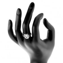 Prsten stříbrné barvy s rozdělenými rameny, čirý ovál, lesklé obloučky