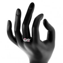 Lesklý prsten se zúženými rameny, stříbrná barva, čirá vlnka a růžová zrna