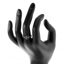 Třpytivý prsten s úzkými rameny, stříbrný odstín, broušené kulaté zirkony