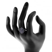 Lesklý prsten - stříbrná barva, rozvětvená ramena, tmavomodré kulaté zirkony