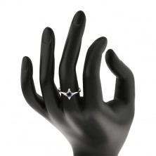 Stříbrný prsten 925, úzká rozdělená ramena, tmavomodrý zirkon, čiré zirkonky