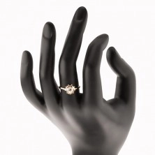 Zlatý prsten 585 - třpytivé slunce zdobené kulatými čirými zirkonky