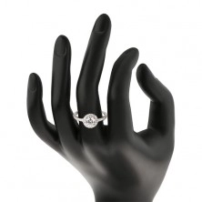 Stříbrný 925 prsten, čirý kulatý zirkon s čirým lemem, zdobená ramena