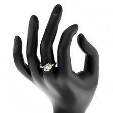 Prsten s lesklými rameny, barevné zrnko s čirou zirkonovou obrubou