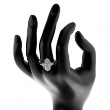 Prsten s lesklými rameny, třpytivý podlouhlý květ z kulatých zirkonů