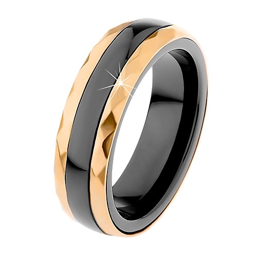 Keramický prsten černé barvy, broušené ocelové pásy ve zlatém odstínu - Velikost: 52