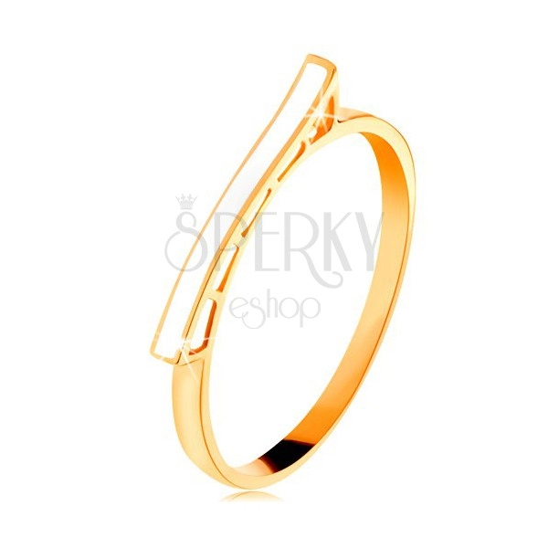 Prsten ze žlutého 14K zlata - bílá glazovaná vlnka, lesklá ramena
