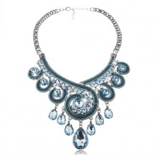 Mohutný blýskavý náhrdelník se spirálovitým vzorem, modré zirkony a kuličky