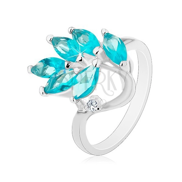 Prsten ve stříbrné barvě, větvička se zirkonovými lístky akvamarínové barvy