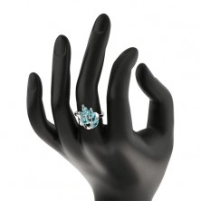 Prsten ve stříbrné barvě, větvička se zirkonovými lístky akvamarínové barvy