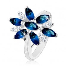 Blýskavý prsten stříbrné barvy, modro-čirý zirkonový květ, lesklá ramena