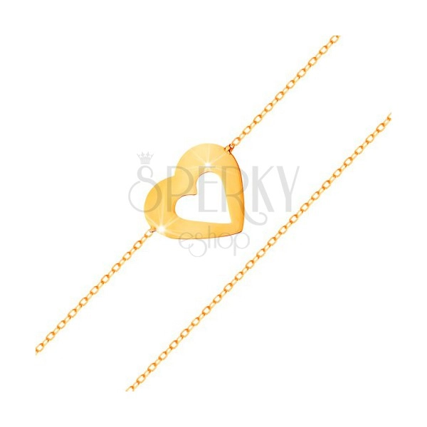 Náramek ve žlutém 14K zlatě - jemný řetízek, ploché srdce s výřezem uprostřed