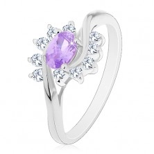 Třpytivý prsten ve stříbrné barvě, světle fialový oválný zirkon, čiré oblouky