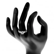 Zásnubní prsten, stříbro 925, třpytivá ramena s tenkými liniemi, čirý zirkon
