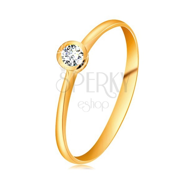 Prsten ze žlutého 14K zlata - blýskavý čirý briliant v lesklé objímce, zúžená ramena