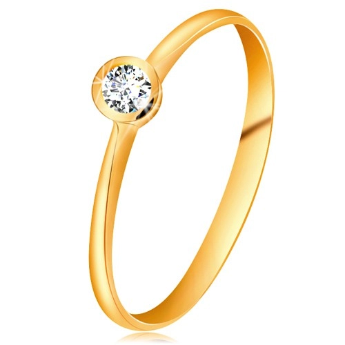 Prsten ze žlutého 14K zlata - blýskavý čirý briliant v lesklé objímce, zúžená ramena - Velikost: 51
