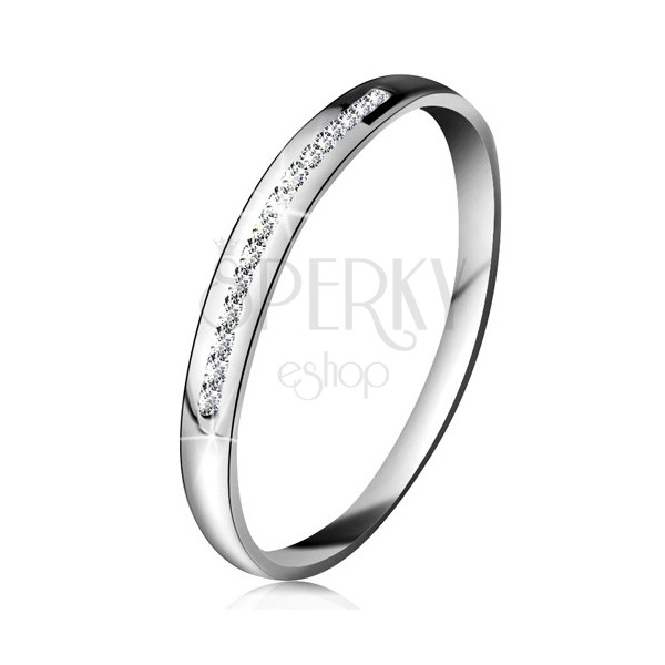 Briliantový prsten v bílém 14K zlatě - blýskavá linie drobných čirých diamantů