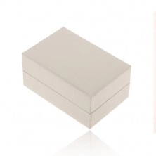 Bílá dárková krabička na prsten nebo náušnice, rýhovaný povrch